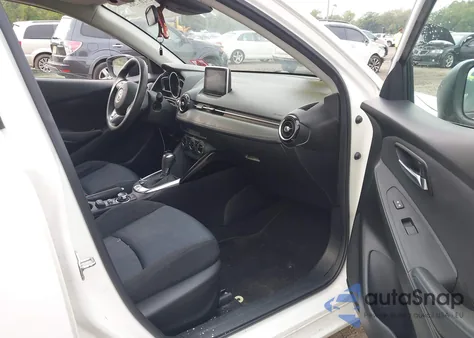 2018 Toyota Yaris Ia z USA, uszkodzony, nr VIN 3MYDLBYV3JY300967